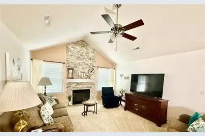 194 Woodhawk Ln, Franklin Township, PA 16001 - Photo 6