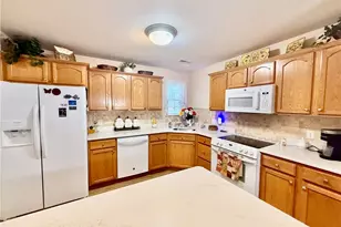194 Wood Hawk Ln, Franklin Township, PA 16001 - Photo 12