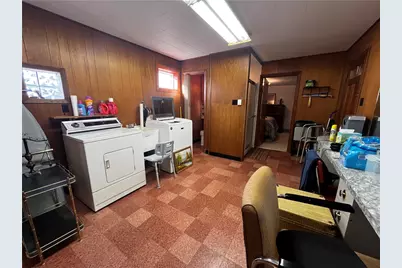 406 Walnut St, Vandergrift, PA 15690 - Photo 12