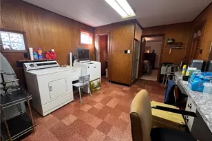 406 Walnut St, Vandergrift, PA 15690 - Photo 12