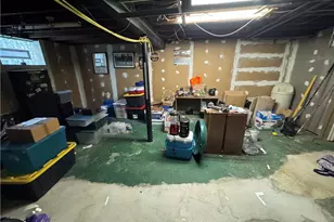 703 Laura St, West Mifflin, PA 15122 - Photo 20