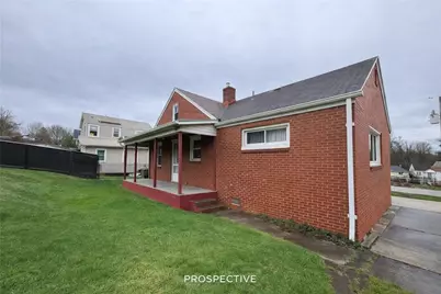 703 Laura St, West Mifflin, PA 15122 - Photo 32