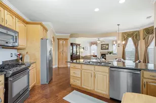 244 Adams Pointe Blvd, Adams Township, PA 16046 - Photo 12