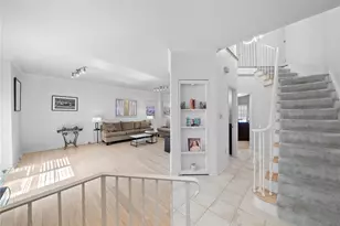 302 Kingsberry Cir, Pittsburgh, PA 15234 - Photo 4