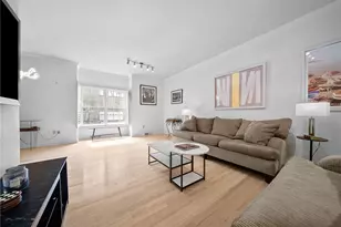 302 Kingsberry Cir, Pittsburgh, PA 15234 - Photo 6