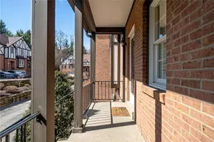 302 Kingsberry Cir, Pittsburgh, PA 15234 - Photo 2