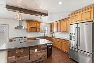 118 Commodore Dr, North Fayette, PA 15057 - Photo 4