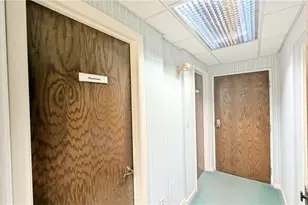 406 McKnight Park Dr, Ross Twp, PA 15237 - Photo 24