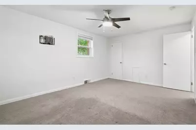 5843 Wilson Dr, Bethel Park, PA 15102 - Photo 16