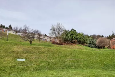 301 Wingate Dr, Robinson Twp, PA 15205 - Photo 4