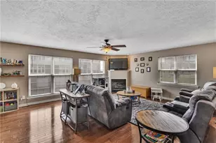 301 Wingate Dr, Robinson Twp, PA 15205 - Photo 12