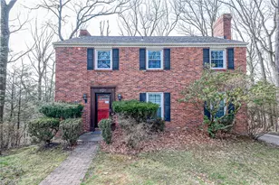 138 Timberlane Dr, Ross Twp, PA 15229 - Photo 2