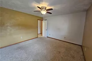 101 Sunrise Cove Ln, Center Township, PA 16001 - Photo 18