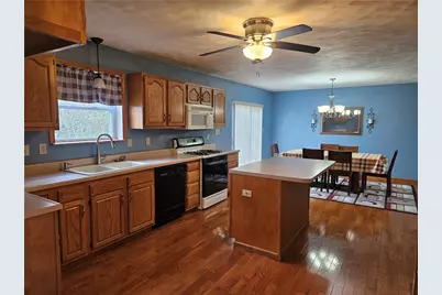 101 Sunrise Cove Ln, Center Township, PA 16001 - Photo 8