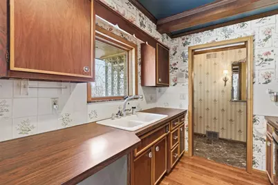 239 Byron Rd, Ross Twp, PA 15237 - Photo 10