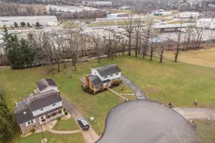 2429 Brownfield Dr, Hempfield Township, PA 15601 - Photo 6