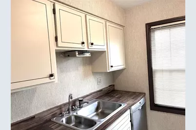 680 Carriage Circle, Pittsburgh, PA 15205 - Photo 2