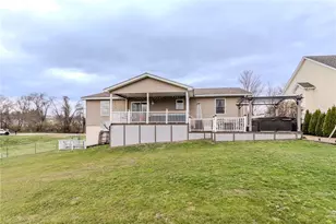 112 Colonial Ln, North Union Township, PA 15401 - Photo 8