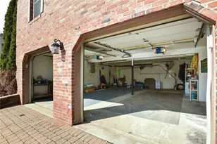 547 Cresthaven Dr, Pittsburgh, PA 15239 - Photo 16