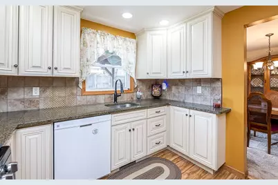 185 Princeton Dr, Center Township, PA 15001 - Photo 10