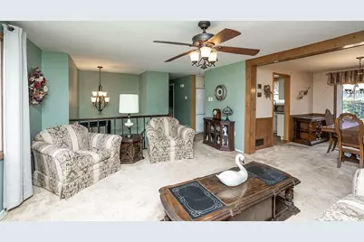 185 Princeton Dr, Center Township, PA 15001 - Photo 16