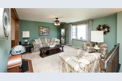 185 Princeton Dr, Center Township, PA 15001 - Photo 14