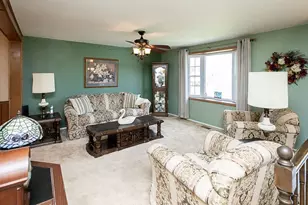 185 Princeton Dr, Center Township, PA 15001 - Photo 14