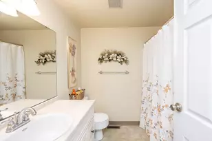 185 Princeton Dr, Center Township, PA 15001 - Photo 30