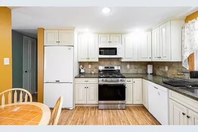 185 Princeton Dr, Center Township, PA 15001 - Photo 8