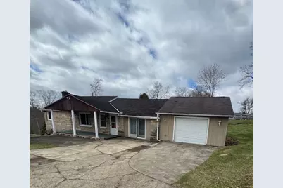 201 Hillvue Dr, Twp of But SE, PA 16001 - Photo 2