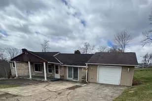 201 Hillvue Dr, Twp of But SE, PA 16001 - Photo 2