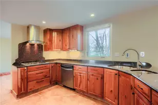 2558 Country Side Ln, Pittsburgh, PA 15090 - Photo 16