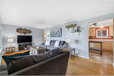 3138 Woodridge Dr, Pittsburgh, PA 15227 - Photo 4