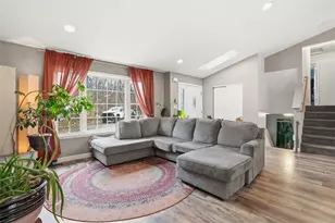 587 Kimble Dr, Pittsburgh, PA 15116 - Photo 4