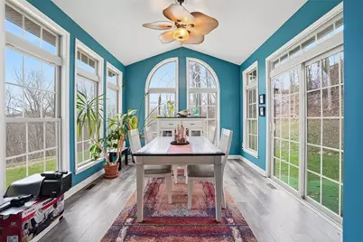 587 Kimble Dr, Pittsburgh, PA 15116 - Photo 10