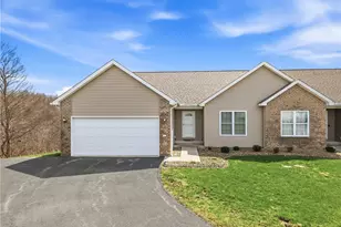 2414 Jillian Ln, Hermitage, PA 16148 - Photo 1