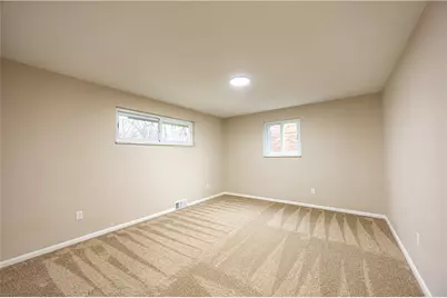 592 Guylyn Dr, Pittsburgh, PA 15235 - Photo 8