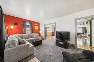 1533 Poplar St, South Greensburg Boro, PA 15601 - Photo 4