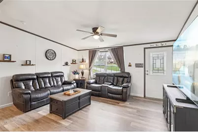 996 Monaca Rd, Center Township, PA 15061 - Photo 10