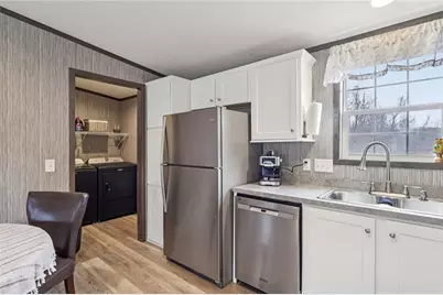 996 Monaca Rd, Center Township, PA 15061 - Photo 16