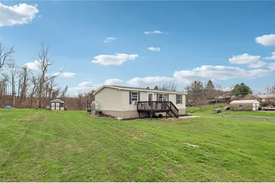 996 Monaca Rd, Center Township, PA 15061 - Photo 4