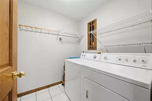 361 Kane Blvd, Scott Township, PA 15243 - Photo 12