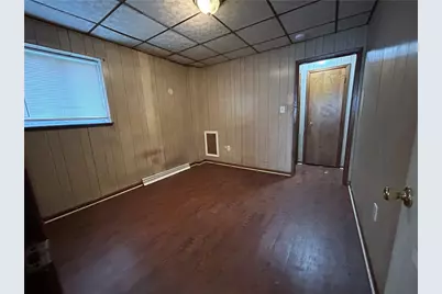 618 Broadway Ave #1A, Stowe Township, PA 15136 - Photo 4