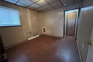 618 Broadway Ave, Stowe Township, PA 15136 - Photo 4