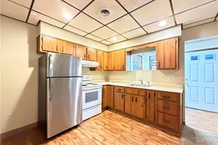 24 W Pike St, Canonsburg, PA 15317 - Photo 2