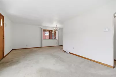 1429 Romano Dr, Bridgeville, PA 15017 - Photo 4