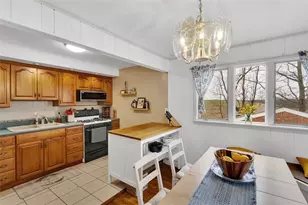 520 Carolina Dr, North Fayette, PA 15071 - Photo 6