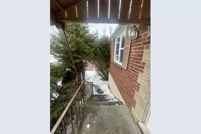 149 Parkwood Dr, Pittsburgh, PA 15147 - Photo 2