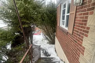 149 Parkwood Dr, Pittsburgh, PA 15147 - Photo 2