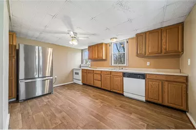 158 Holly Place, Mount Pleasant Township, PA 15666 - Photo 4